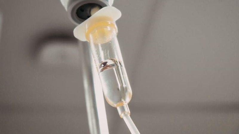 Van 8 muertos por casos asociados a sueros vitaminados en Hermosillo; suman 11 pacientes bajo investigación