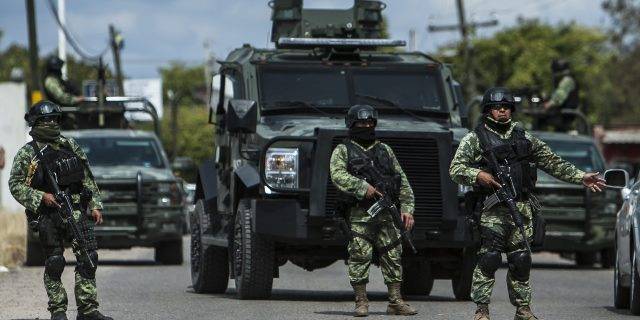 Vinculan a proceso a 13 militares por homicidio de dos menores en Sinaloa