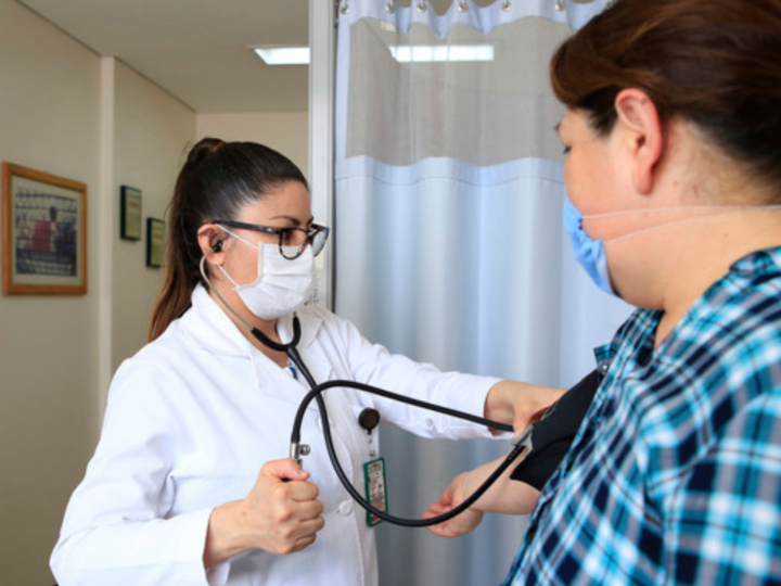 Transformaciones en la atención pública de salud en México entre 2018 y 2024: análisis desde la ENIGH y propuestas de mejora