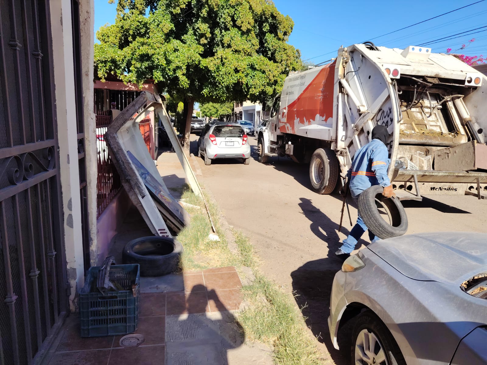 Retira Ayuntamiento 287 toneladas de cacharros en nueve colonias durante mayo