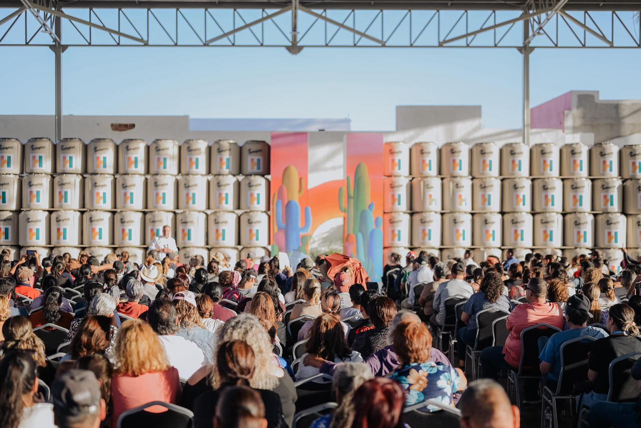 Más de 3 mil familias recibirán tinacos gratuitos en Hermosillo durante 2026