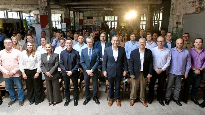 Toño Astiazarán junto a HCV y empresarios apoya con capital semilla a emprendedores en innovación