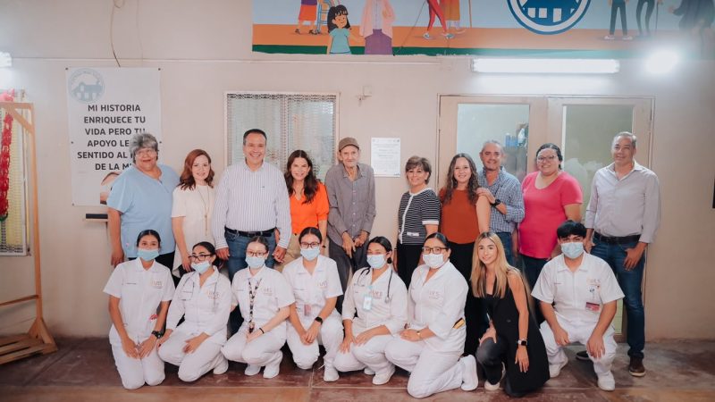 Apoyan Toño Astiazarán y Patty Ruibal a Casa Hogar con paneles solares y eficiencia energética